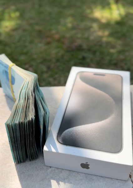 Iphone 15 Pro Max 256gb ou 6 Mil no seu Pix!
